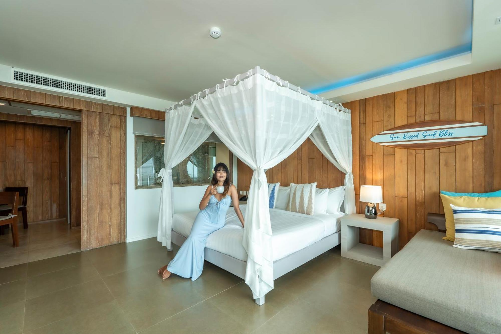 Zenmaya Oceanfront Phuket, Trademark Collection By Wyndham Patong Экстерьер фото A guest at the hotel